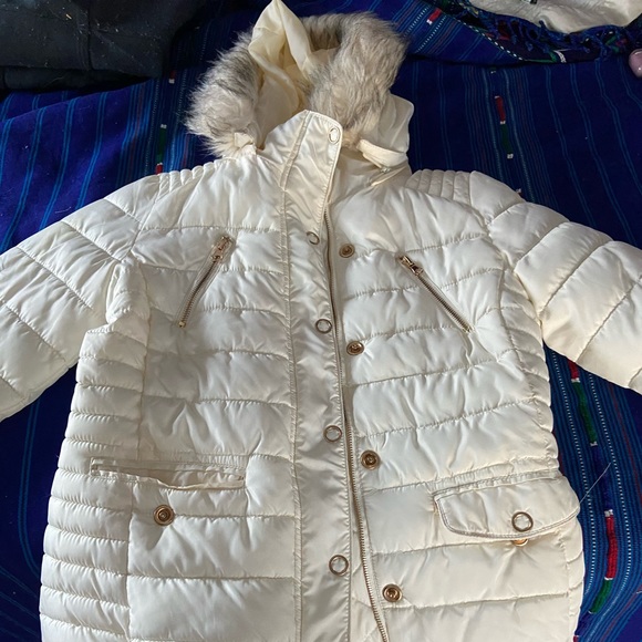 coat - Picture 2 of 3